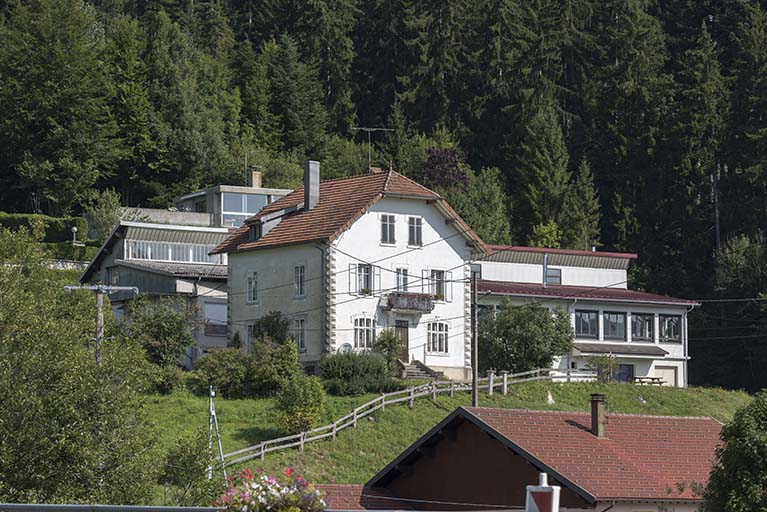 Maison et usine, depuis le sud. © Sonia Dourlot / Région Bourgogne-Franche-Comté, Inventaire du patrimoine - 2017