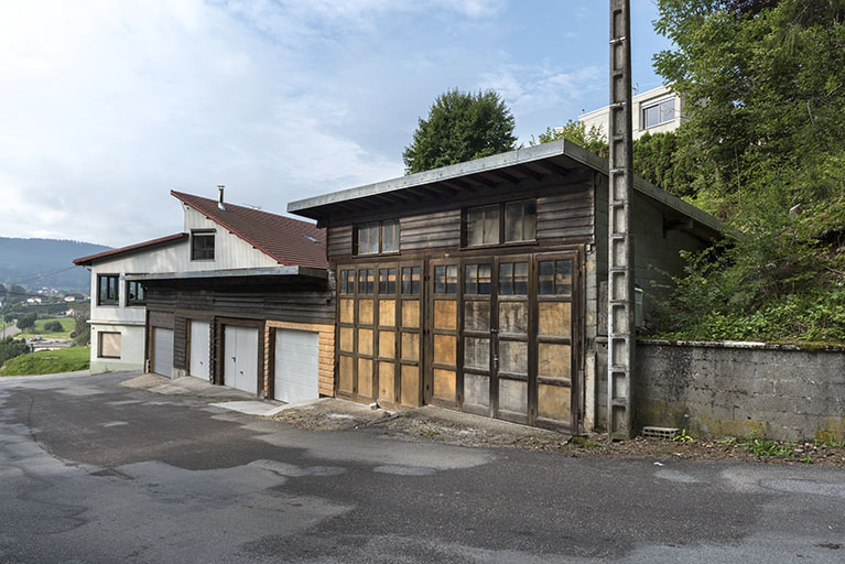 Garages, depuis le nord-est. © Sonia Dourlot / Région Bourgogne-Franche-Comté, Inventaire du patrimoine - 2017