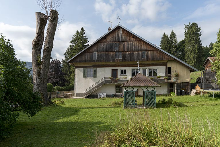 Façade latérale droite. © Sonia Dourlot / Région Bourgogne-Franche-Comté, Inventaire du patrimoine - 2017 Façade latérale droite. © Sonia Dourlot / Région Bourgogne-Franche-Comté, Inventaire du patrimoine - 2017