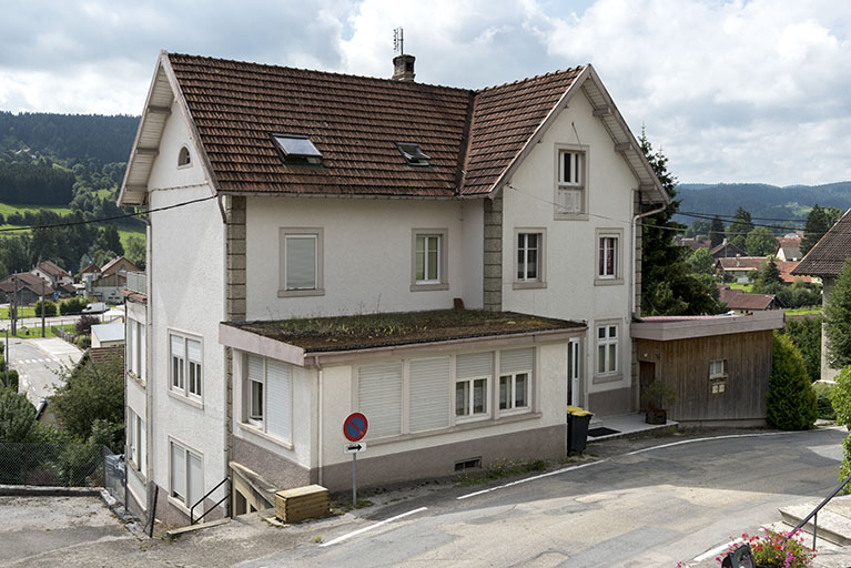 Usine : façade antérieure, de trois quarts gauche. © Sonia Dourlot / Région Bourgogne-Franche-Comté, Inventaire du patrimoine - 2017
