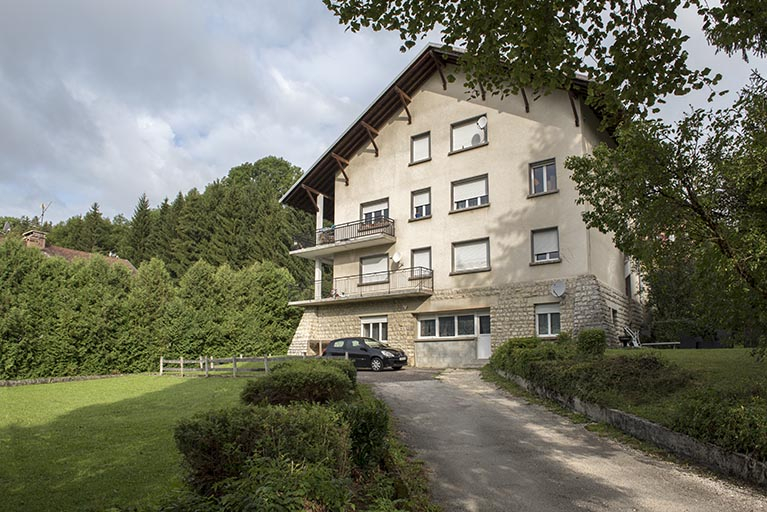 Maison : façade postérieure, de trois quarts droite. © Sonia Dourlot / Région Bourgogne-Franche-Comté, Inventaire du patrimoine - 2017