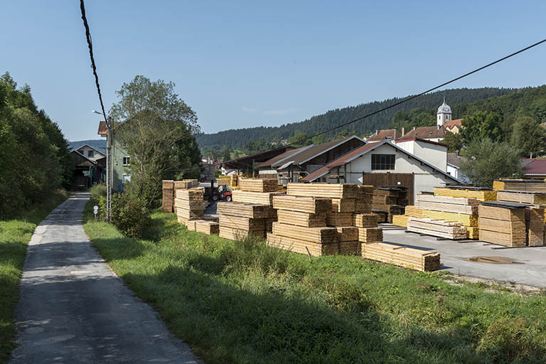 Scierie Burgunder ou Jurabois (le Moulin Bonzon) : extrémité nord-est du site. © Sonia Dourlot / Région Bourgogne-Franche-Comté, Inventaire du patrimoine - 2017 Scierie Burgunder ou Jurabois (le Moulin Bonzon) : extrémité nord-est du site. © Sonia Dourlot / Région Bourgogne-Franche-Comté, Inventaire du patrimoine - 2017