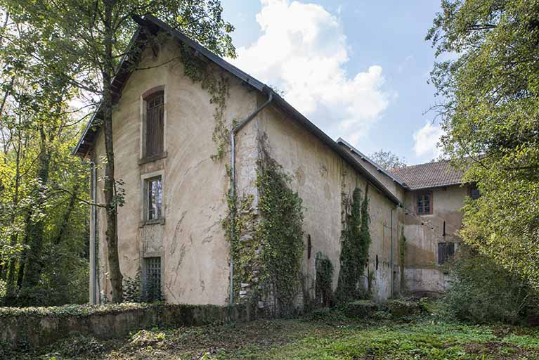 Atelier de fabrication vu de trois quarts arrière. © Jérôme Mongreville / Région Bourgogne-Franche-Comté, Inventaire du patrimoine - 2017