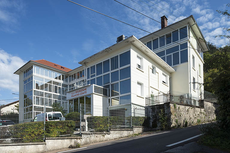 Siège et services centraux de France Ebauches, de 1987 à 1994 (ancienne fabrique de ressorts de montres Billon et Fils puis d'ébauches Zenith), chemins des Ragots à Besançon. © Jérôme Mongreville / Région Bourgogne-Franche-Comté, Inventaire du patrimoine - 2017 Siège et services centraux de France Ebauches, de 1987 à 1994 (ancienne fabrique de ressorts de montres Billon et Fils puis d'ébauches Zenith), chemins des Ragots à Besançon. © Jérôme Mongreville / Région Bourgogne-Franche-Comté, Inventaire du patrimoine - 2017