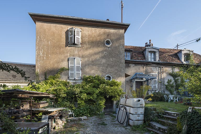 La maison vue depuis le sud. © Jérôme Mongreville / Région Bourgogne-Franche-Comté, Inventaire du patrimoine - 2017 La maison vue depuis le sud. © Jérôme Mongreville / Région Bourgogne-Franche-Comté, Inventaire du patrimoine - 2017