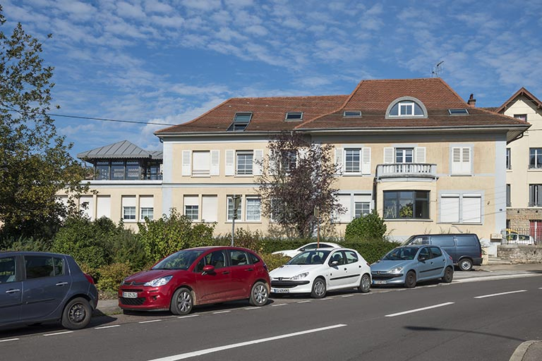 Vue d'ensemble depuis le sud. © Jérôme Mongreville / Région Bourgogne-Franche-Comté, Inventaire du patrimoine - 2017 Vue d'ensemble depuis le sud. © Jérôme Mongreville / Région Bourgogne-Franche-Comté, Inventaire du patrimoine - 2017