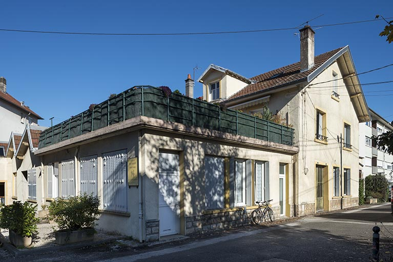 Bureau, atelier et logement vus de trois quarts gauche. © Jérôme Mongreville / Région Bourgogne-Franche-Comté, Inventaire du patrimoine - 2017