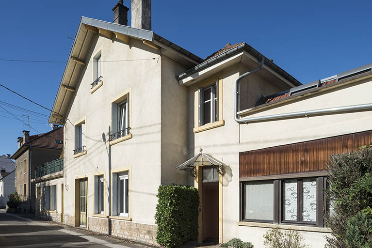 Façades sud vues de trois quarts droite. © Jérôme Mongreville / Région Bourgogne-Franche-Comté, Inventaire du patrimoine - 2017