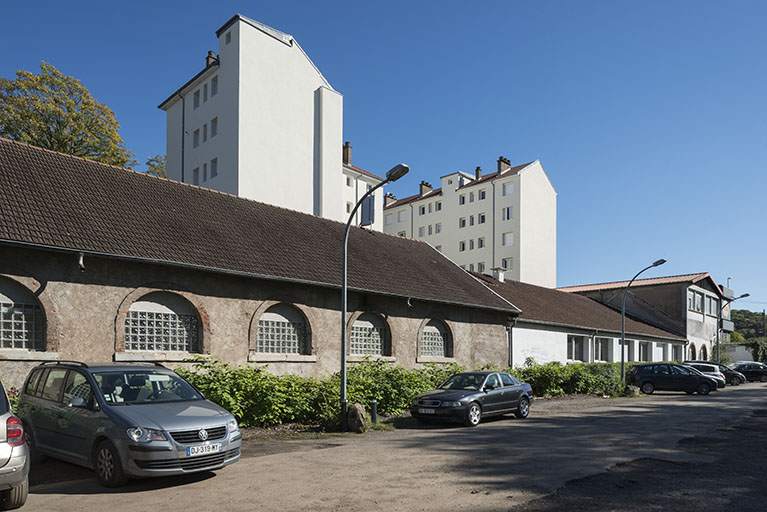 Ateliers de la fonderie. Vue depuis le nord-ouest. © Jérôme Mongreville / Région Bourgogne-Franche-Comté, Inventaire du patrimoine - 2017 Ateliers de la fonderie. Vue depuis le nord-ouest. © Jérôme Mongreville / Région Bourgogne-Franche-Comté, Inventaire du patrimoine - 2017
