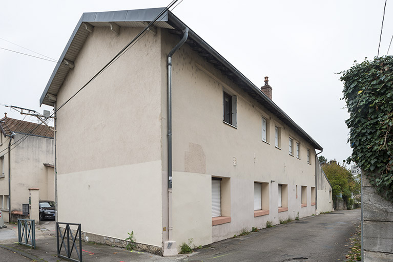 Vue de trois quarts arrière. © Jérôme Mongreville / Région Bourgogne-Franche-Comté, Inventaire du patrimoine - 2017 Vue de trois quarts arrière. © Jérôme Mongreville / Région Bourgogne-Franche-Comté, Inventaire du patrimoine - 2017