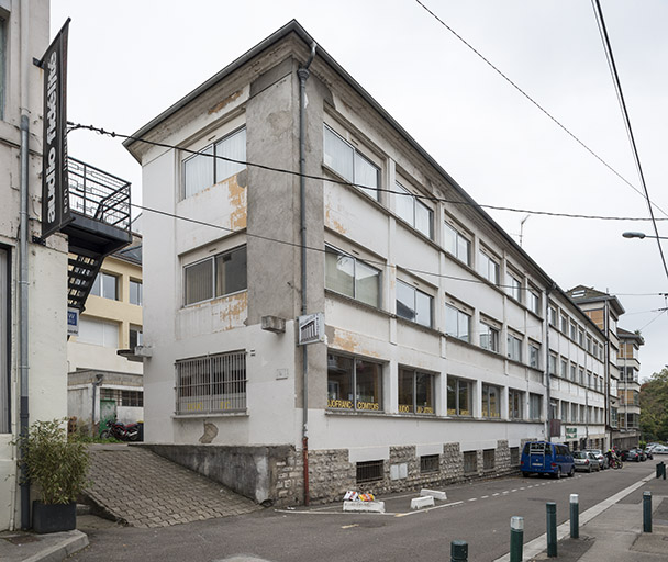 Vue de trois quarts gauche de l'atelier de fabrication (n°4). © Jérôme Mongreville / Région Bourgogne-Franche-Comté, Inventaire du patrimoine - 2017 Vue de trois quarts gauche de l'atelier de fabrication (n°4). © Jérôme Mongreville / Région Bourgogne-Franche-Comté, Inventaire du patrimoine - 2017