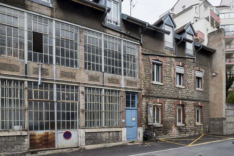 Façades (atelier et logement) au nord de la ruelle de la Mouillère. © Jérôme Mongreville / Région Bourgogne-Franche-Comté, Inventaire du patrimoine - 2017