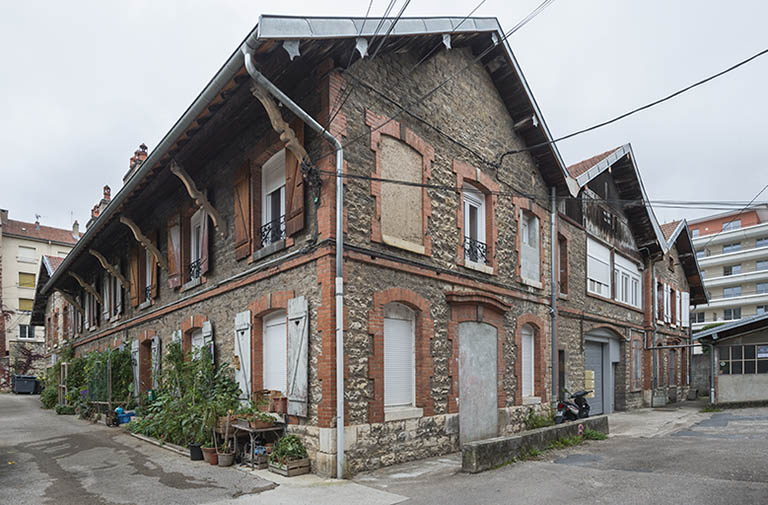 Bâtiment de la distillerie, depuis le sud. © Jérôme Mongreville / Région Bourgogne-Franche-Comté, Inventaire du patrimoine - 2017