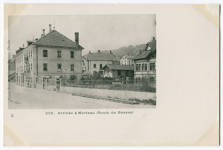 250. Arrivée à Morteau (route du Russey), 4e quart 19e siècle. L'usine Friez est partiellement visible à droite. © Laurent Poupard / Région Bourgogne-Franche-Comté, Inventaire du patrimoine - 2017