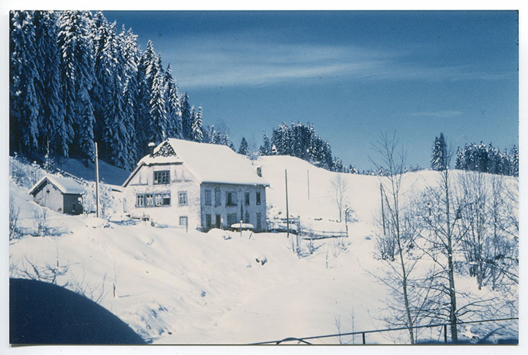 [Vue d'ensemble du bâtiment depuis l'est], 4e quart 20e siècle. © Laurent Poupard / Région Bourgogne-Franche-Comté, Inventaire du patrimoine - 2017