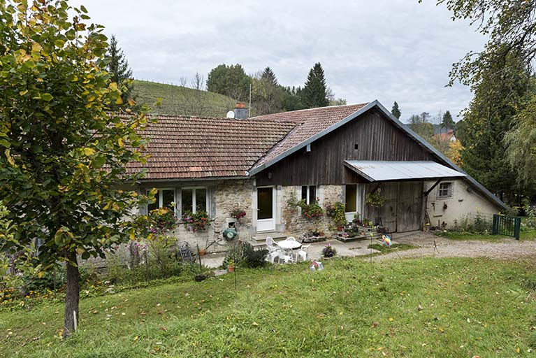 Moulin et logement : façade est. © Sonia Dourlot / Région Bourgogne-Franche-Comté, Inventaire du patrimoine - 2017