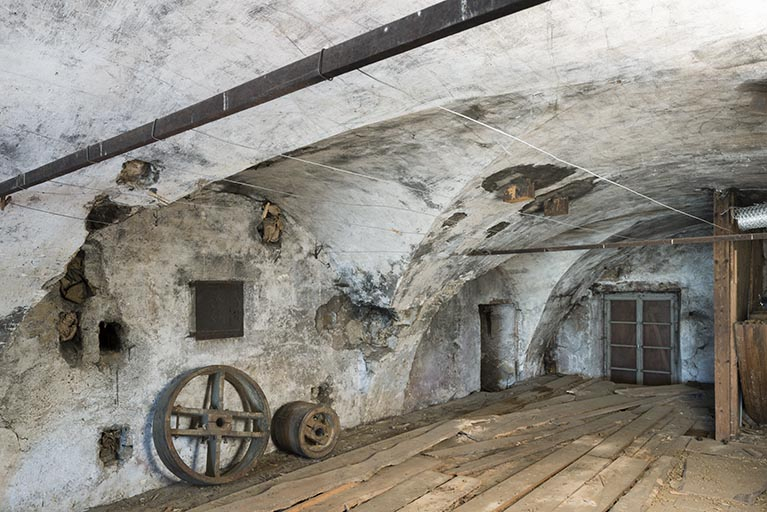 Bâtiment ancien, partie centrale : voûte d'arêtes au 2e étage. © Sonia Dourlot / Région Bourgogne-Franche-Comté, Inventaire du patrimoine - 2017 Bâtiment ancien, partie centrale : voûte d'arêtes au 2e étage. © Sonia Dourlot / Région Bourgogne-Franche-Comté, Inventaire du patrimoine - 2017