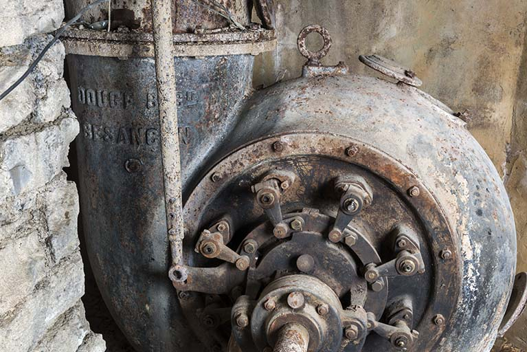 Atelier de fabrication, sciurier : turbine Douge. © Sonia Dourlot / Région Bourgogne-Franche-Comté, Inventaire du patrimoine - 2017 Atelier de fabrication, sciurier : turbine Douge. © Sonia Dourlot / Région Bourgogne-Franche-Comté, Inventaire du patrimoine - 2017