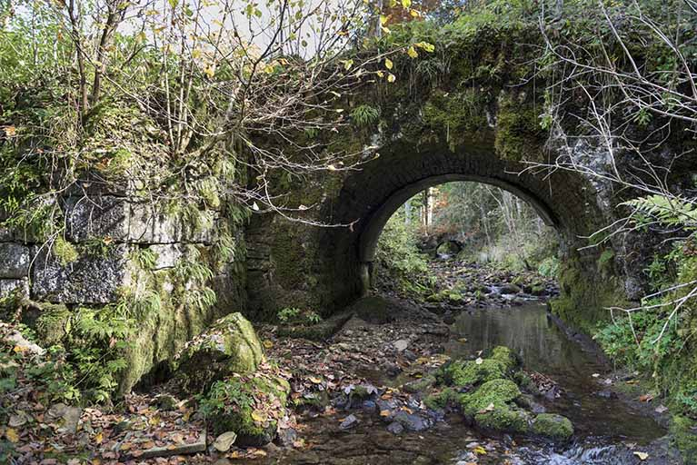 Pont en aval, à l'ouest. © Sonia Dourlot / Région Bourgogne-Franche-Comté, Inventaire du patrimoine - 2017