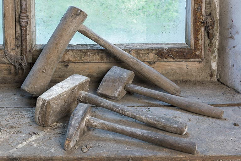Atelier de fabrication : maillets de dinandier. © Sonia Dourlot / Région Bourgogne-Franche-Comté, Inventaire du patrimoine - 2017
