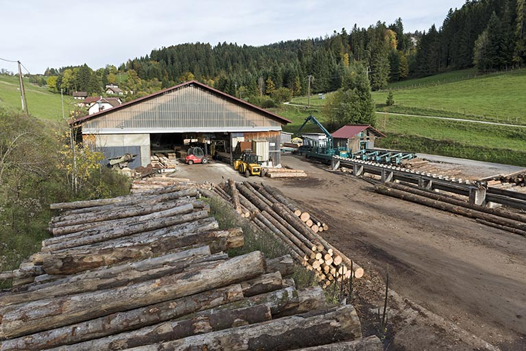 Atelier de fabrication (2000), depuis le sud-ouest. © Sonia Dourlot / Région Bourgogne-Franche-Comté, Inventaire du patrimoine - 2017 Atelier de fabrication (2000), depuis le sud-ouest. © Sonia Dourlot / Région Bourgogne-Franche-Comté, Inventaire du patrimoine - 2017