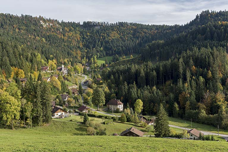 Vue d'ensemble plongeante, depuis le nord-ouest. © Sonia Dourlot / Région Bourgogne-Franche-Comté, Inventaire du patrimoine - 2017
