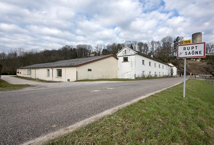 Vue d'ensemble depuis l'est. © Sonia Dourlot / Région Bourgogne-Franche-Comté, Inventaire du patrimoine - 2017