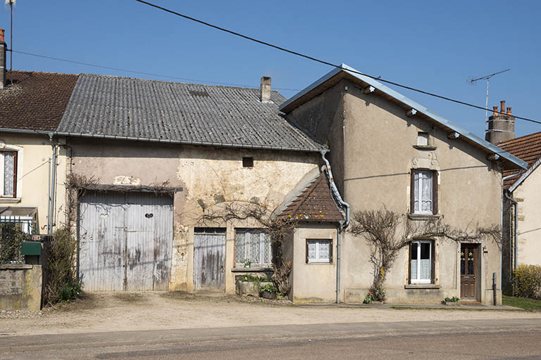 Vue générale de la maison. © Jérôme Mongreville / Région Bourgogne-Franche-Comté, Inventaire du patrimoine - 2017 Vue générale de la maison. © Jérôme Mongreville / Région Bourgogne-Franche-Comté, Inventaire du patrimoine - 2017