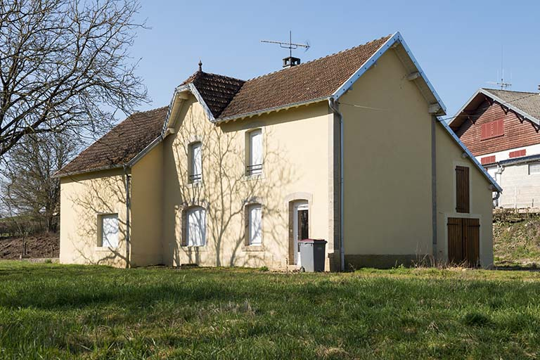 Ancienne halte ferroviaire. © Jérôme Mongreville / Région Bourgogne-Franche-Comté, Inventaire du patrimoine - 2017 Ancienne halte ferroviaire. © Jérôme Mongreville / Région Bourgogne-Franche-Comté, Inventaire du patrimoine - 2017