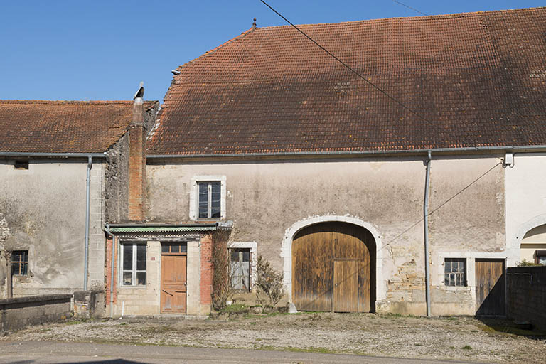 Ferme, rue principale. © Jérôme Mongreville / Région Bourgogne-Franche-Comté, Inventaire du patrimoine - 2017 Ferme, rue principale. © Jérôme Mongreville / Région Bourgogne-Franche-Comté, Inventaire du patrimoine - 2017