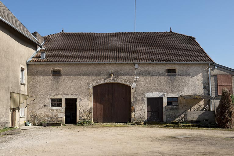 La grange attenante à la ferme. © Jérôme Mongreville / Région Bourgogne-Franche-Comté, Inventaire du patrimoine - 2017 La grange attenante à la ferme. © Jérôme Mongreville / Région Bourgogne-Franche-Comté, Inventaire du patrimoine - 2017