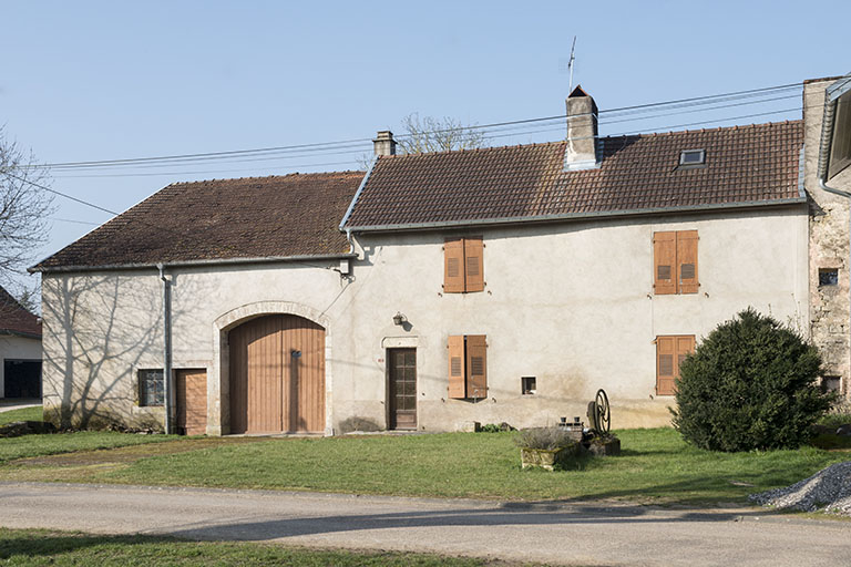 Ferme, rue du Mont. © Jérôme Mongreville / Région Bourgogne-Franche-Comté, Inventaire du patrimoine - 2017 Ferme, rue du Mont. © Jérôme Mongreville / Région Bourgogne-Franche-Comté, Inventaire du patrimoine - 2017