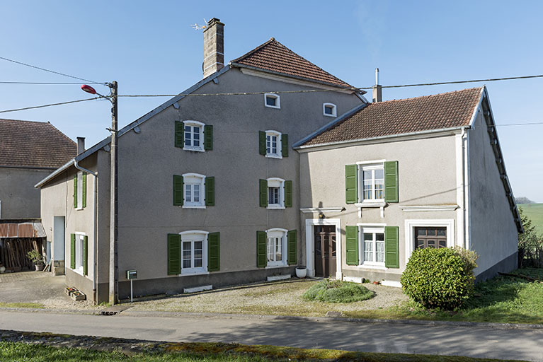 Maison ferme 23 Grande rue.  © Sonia Dourlot / Région Bourgogne-Franche-Comté, Inventaire du patrimoine - 2017 Maison ferme 23 Grande rue.  © Sonia Dourlot / Région Bourgogne-Franche-Comté, Inventaire du patrimoine - 2017