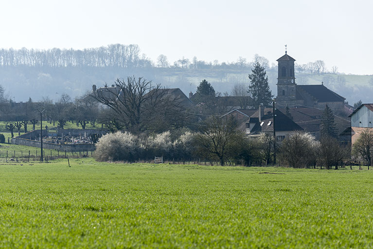 Vue du Grand-Magny depuis le nord-ouest. © Sonia Dourlot / Région Bourgogne-Franche-Comté, Inventaire du patrimoine - 2017 Vue du Grand-Magny depuis le nord-ouest. © Sonia Dourlot / Région Bourgogne-Franche-Comté, Inventaire du patrimoine - 2017