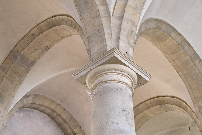 Détail du chapiteau. © Jérôme Mongreville / Région Bourgogne-Franche-Comté, Inventaire du patrimoine - 2017 Détail du chapiteau. © Jérôme Mongreville / Région Bourgogne-Franche-Comté, Inventaire du patrimoine - 2017
