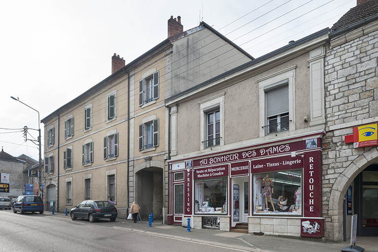 Commerces et anciens entrepots "Madiot". © Jérôme Mongreville / Région Bourgogne-Franche-Comté, Inventaire du patrimoine - 2017