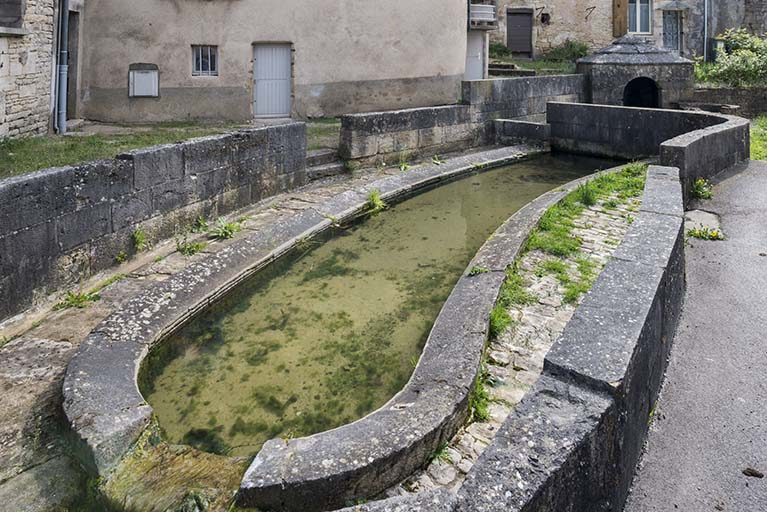 Vue sur le bassin central. © Jérôme Mongreville / Région Bourgogne-Franche-Comté, Inventaire du patrimoine - 2017