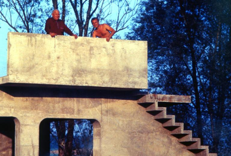 Vue de l'escalier lors du chantier, photographie ancienne, ca.1965, Archives privées. © Sonia Dourlot / Région Bourgogne-Franche-Comté, Inventaire du patrimoine - 2017