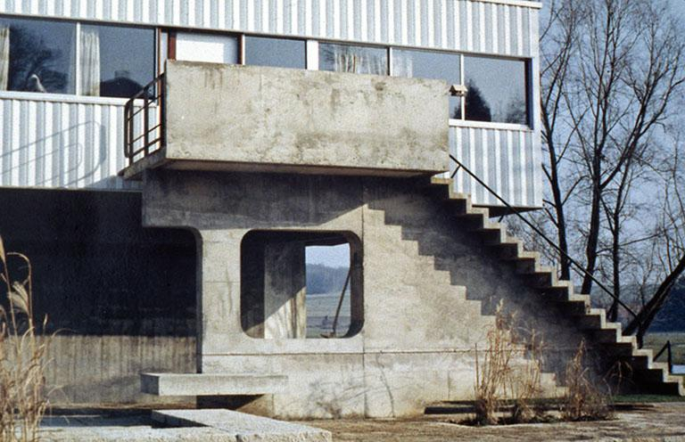 Vue de l'escalier, photographie ancienne, ca. 1965-1970, Archives privées. © Sonia Dourlot / Région Bourgogne-Franche-Comté, Inventaire du patrimoine - 2017