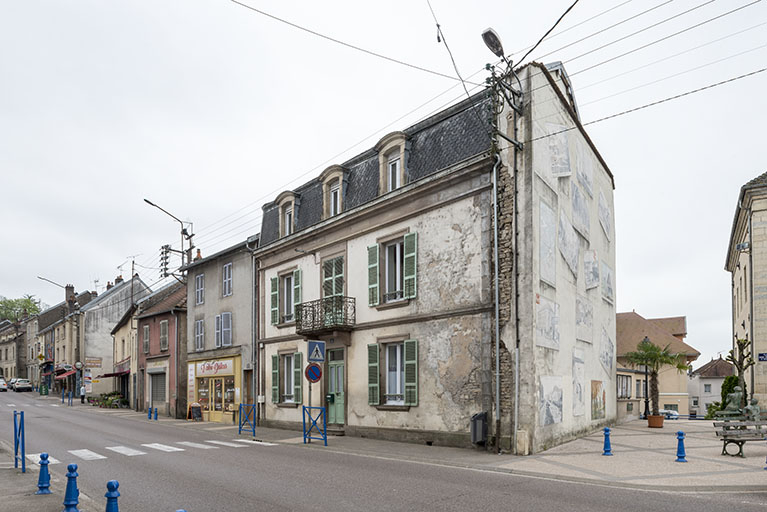 Maison 19e dans le bas de la rue François Mitterrand. © Jérôme Mongreville / Région Bourgogne-Franche-Comté, Inventaire du patrimoine - 2017