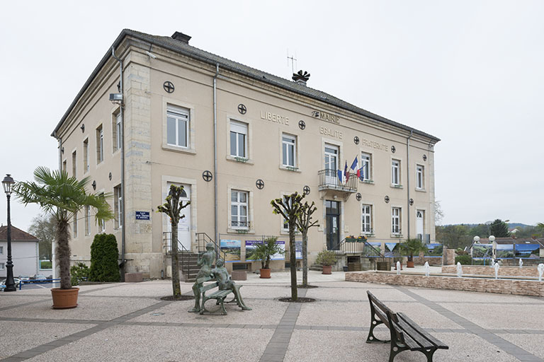 La façade principale de l'hôtel de ville. © Jérôme Mongreville / Région Bourgogne-Franche-Comté, Inventaire du patrimoine - 2017