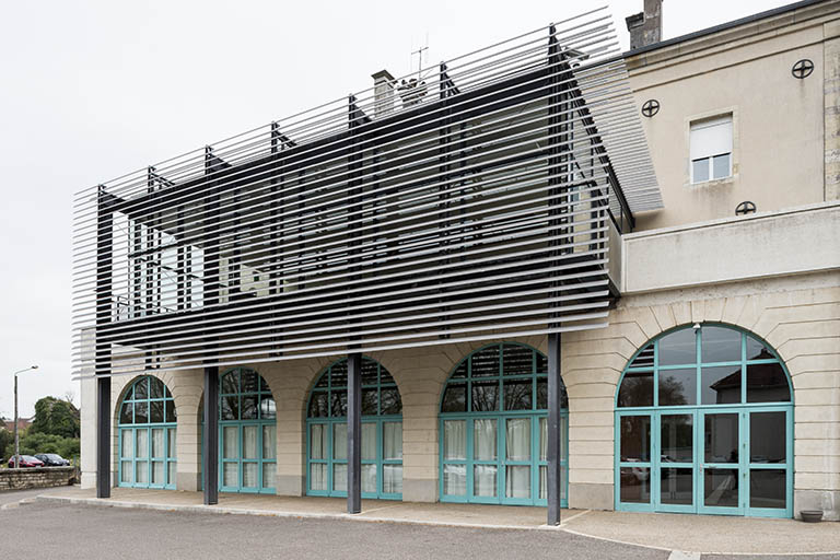 Façade postérieure de l'hôtel de ville. © Jérôme Mongreville / Région Bourgogne-Franche-Comté, Inventaire du patrimoine - 2017