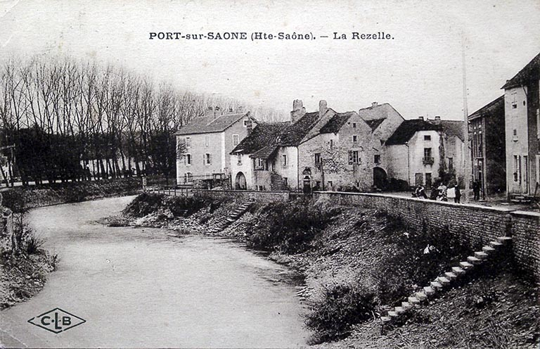 Vue sur l'île depuis le pont. © Guillaume Gézolme / Région Bourgogne-Franche-Comté, Inventaire du patrimoine - 2017