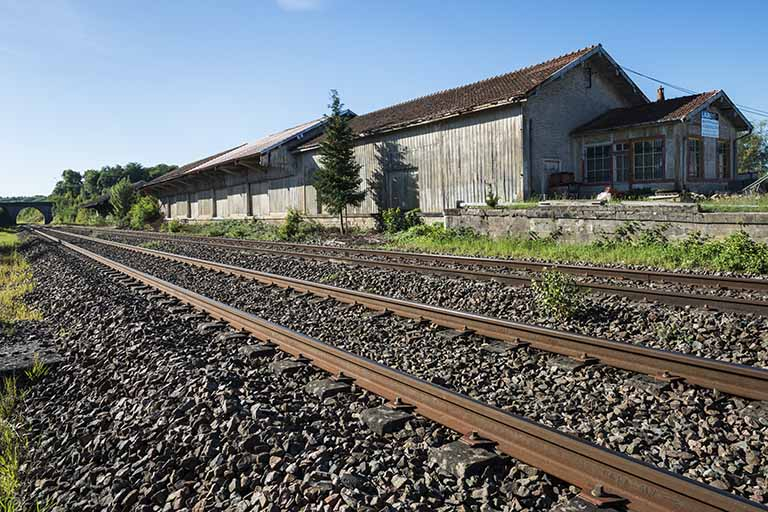 L'entrepôt de l'ancienne gare de Port-sur-Saône. © Jérôme Mongreville / Région Bourgogne-Franche-Comté, Inventaire du patrimoine - 2017