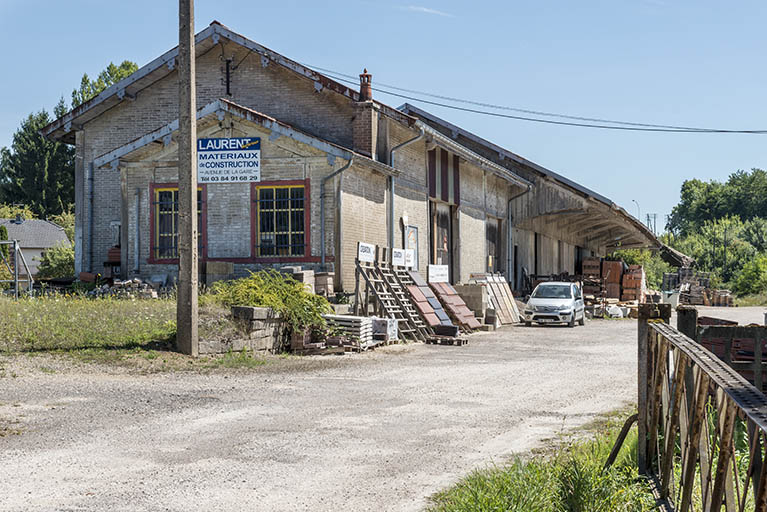 Vue depuis l'ancienne cour de la gare. © Jérôme Mongreville / Région Bourgogne-Franche-Comté, Inventaire du patrimoine - 2017