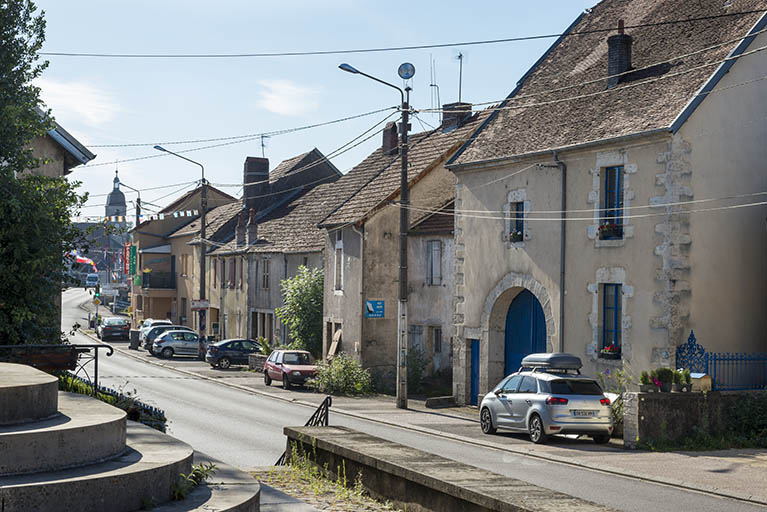 La rue Saint-Valère. © Jérôme Mongreville / Région Bourgogne-Franche-Comté, Inventaire du patrimoine - 2017
