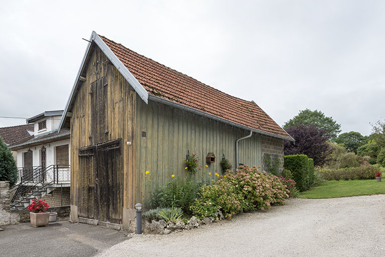 Le bâtiment à usage de gararge. © Jérôme Mongreville / Région Bourgogne-Franche-Comté, Inventaire du patrimoine - 2017