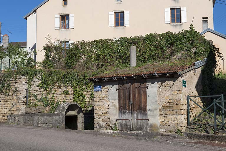 La fontaine, Grande rue. © Jérôme Mongreville / Région Bourgogne-Franche-Comté, Inventaire du patrimoine - 2017