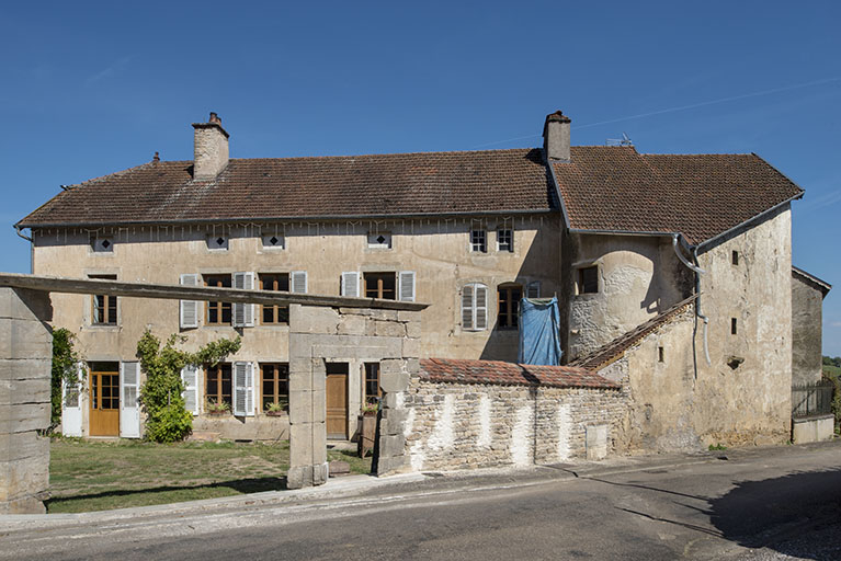 La façade antérieure depuis la rue. © Jérôme Mongreville / Région Bourgogne-Franche-Comté, Inventaire du patrimoine - 2017