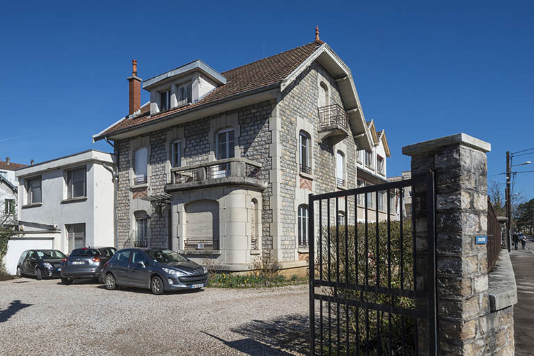 Le logement vu de trois quarts gauche. © Jérôme Mongreville / Région Bourgogne-Franche-Comté, Inventaire du patrimoine - 2018